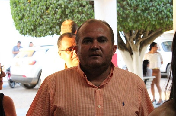 Vereador do PMDB é assassinado com três tiros ao discutir sobre política em bar