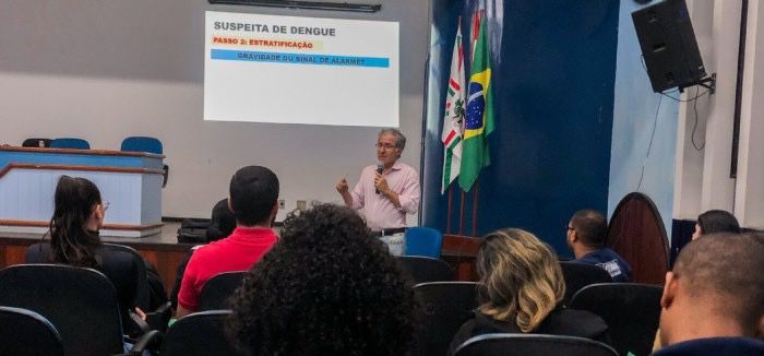 Médicos e enfermeiros participam de capacitação para dengue