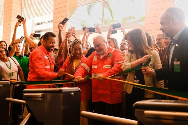 Prédio da Petrobrás é reaberto quatro anos após o fechamento