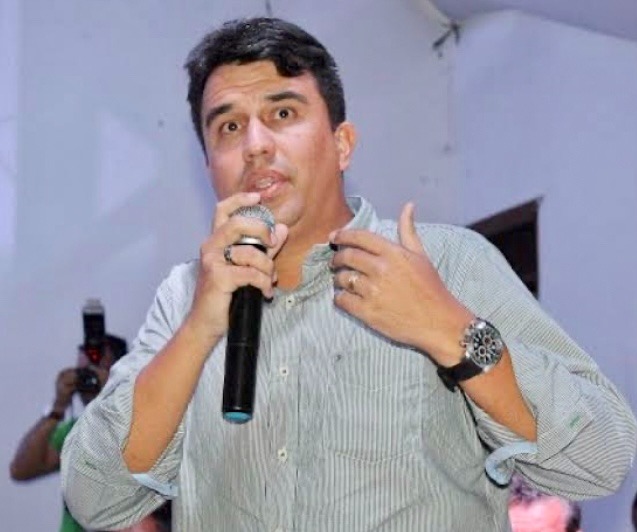 Serrinha: Prefeito Adriano Lima é acionado por improbidade administrativa após causar dano de mais de R$ 25 milhões ao Município. Confira!