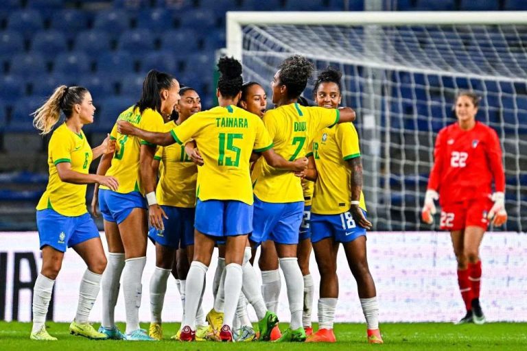 Parlamentarem entram com pedido de ponto facultativo para jogos da seleção brasileira na Copa do Mundo feminina