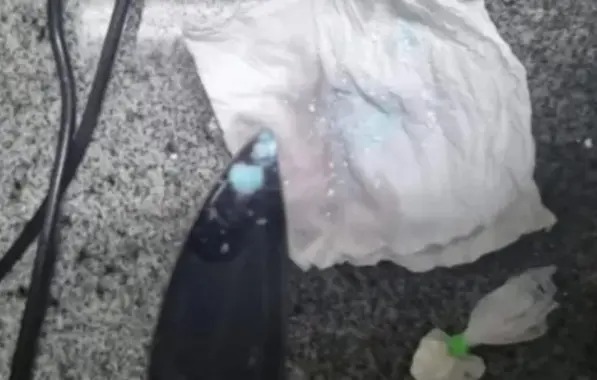Bebê é internada com sangramento após engolir cocaína