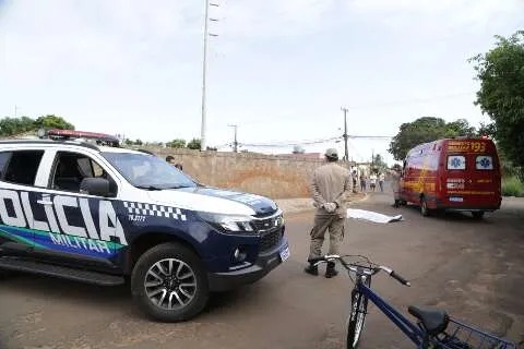 Ladrão desiste de roubo e pede desculpas após vítima começar a rezar