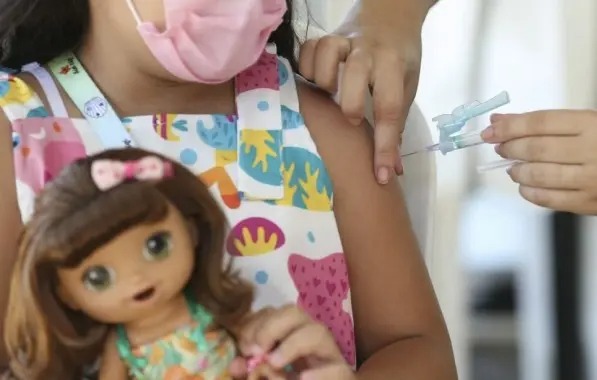 Após notificação da Sesab, SMS faz alerta para vacinação de meningite em crianças