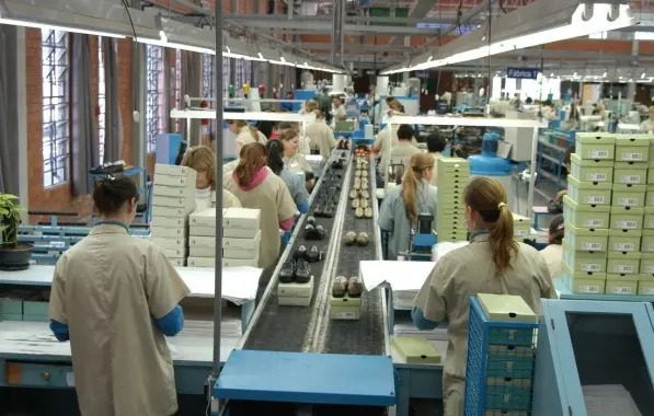 Mais de 400 mil empresas fecham no Brasil durante o primeiro semestre de 2023, aponta levantamento