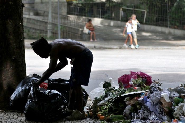 Estudo da PUC-PR mapeia violências contra pessoas em situação de rua
