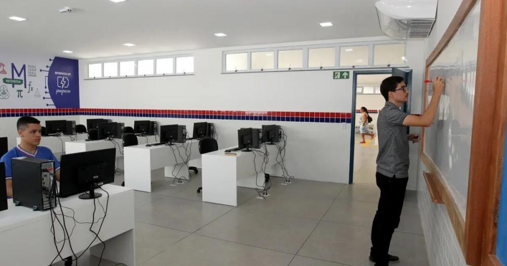 Governo da Bahia nomeia mais de 1.300 professores e coordenadores aprovados em concurso do magistério
