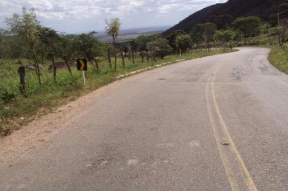 Casal sofre acidente ao colidir moto em animal na AL-145, em Água Branca