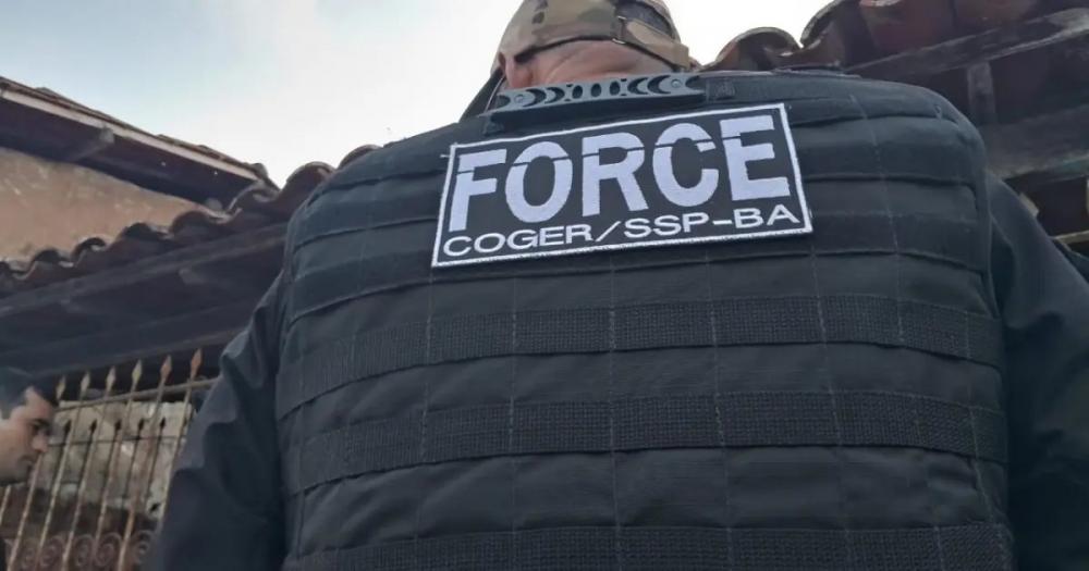 Operação cumpre mandados contra policiais suspeitos de participação em grupo de extermínio na Bahia