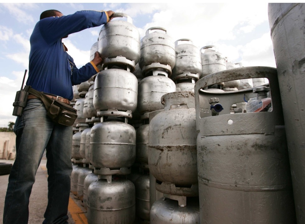Aumento de 1,8% no valor do gás de cozinha entra em vigor a partir desta quarta-feira (1º) na Bahia