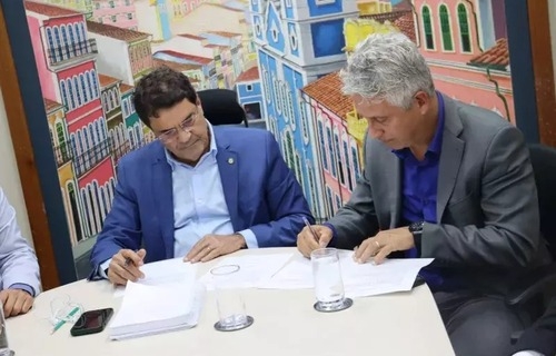 Brasil e China firmam acordo para negócios na Bahia