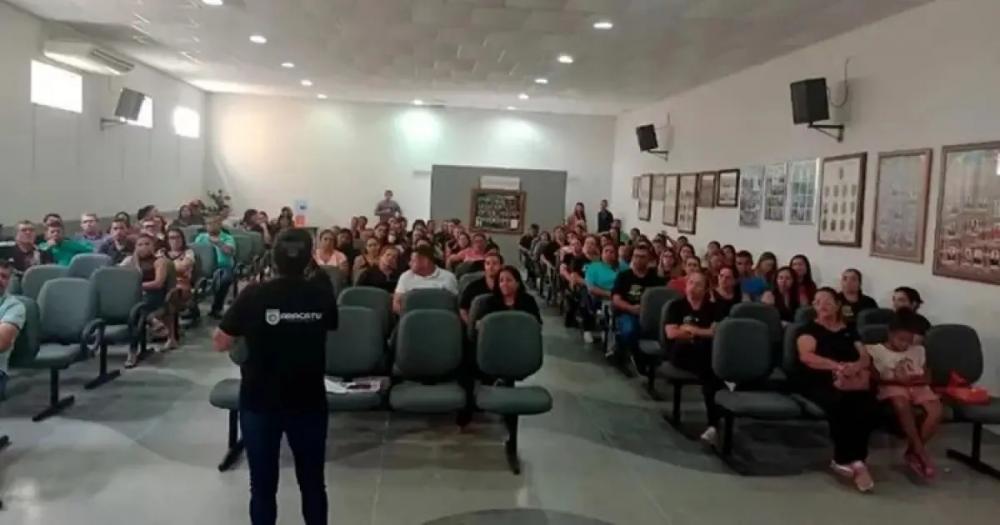 Professores entram em greve por tempo indeterminado em cidade do Sudoeste baiano