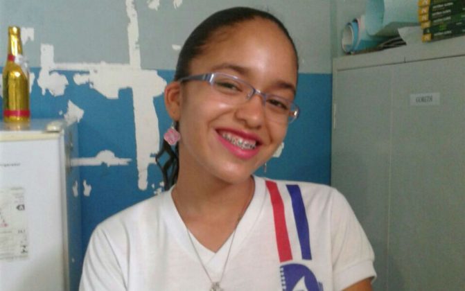 Jovem de 18 anos morre afogada ao tomar banho com namorado em Juazeiro
