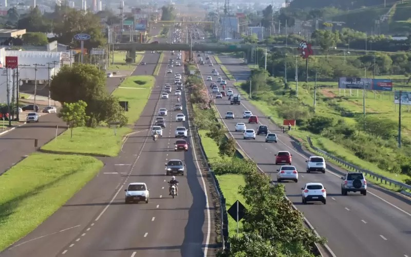 BR-116: Avança remoção de postes para construção de terceira pista
