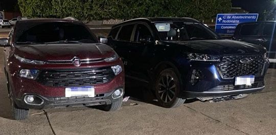 Cipe Nordeste apreende dois carros roubados e prende dois homens em Quijingue