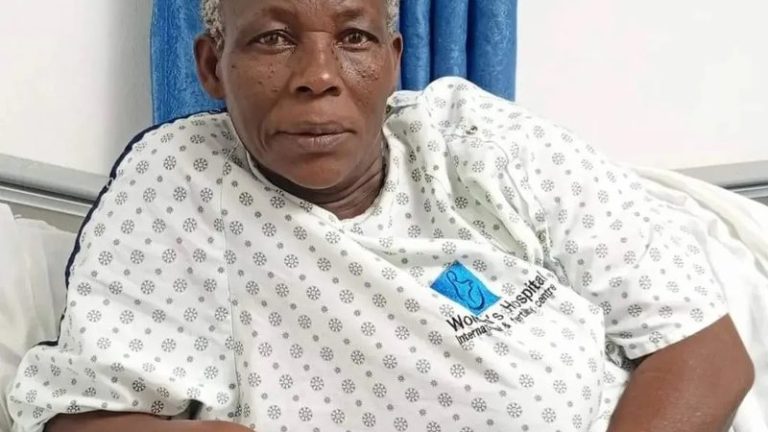 Milagre? Idosa de 70 anos dá à luz gêmeos