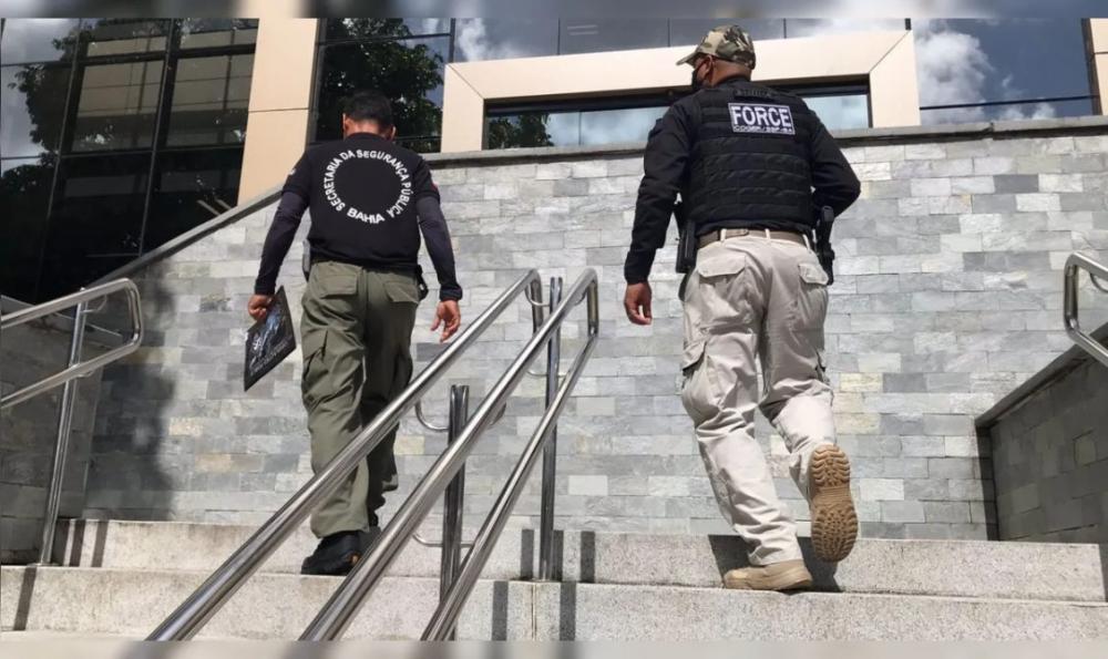 Operação ‘El Patron’ na Bahia: PMs presos por rede de lavagem de dinheiro vinculada ao jogo do bicho; Deputado estadual apontado como líder do esquema