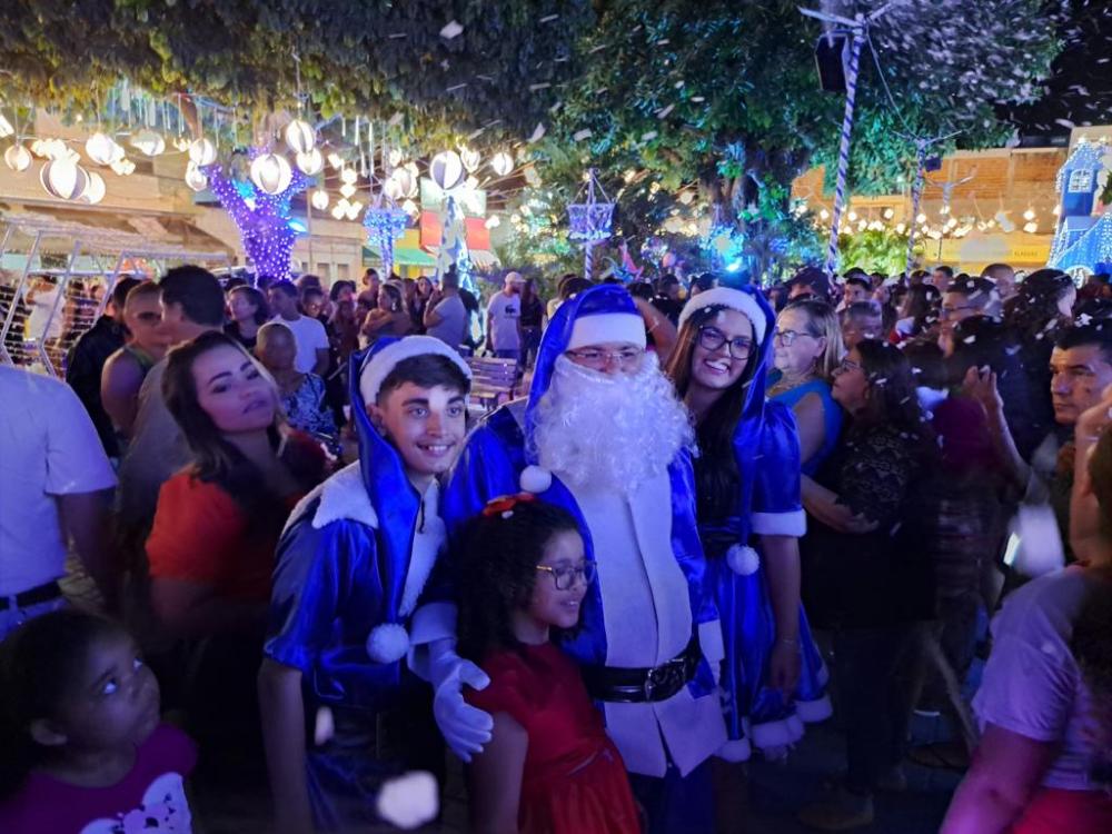 Com novas cores e novos ornamentos, decoração de Natal de Euclides da Cunha é inaugurada