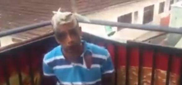 Inacreditável: Ladrão invade propriedade para roubar galinha e acaba ferido após ser atacado por galo; veja vídeo