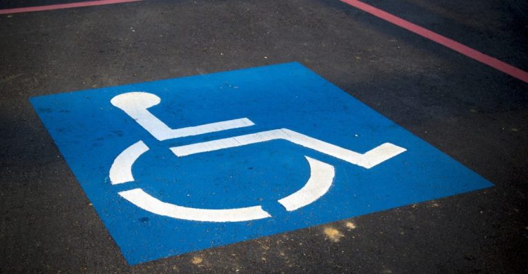 Nova lei na Bahia exige que concessionárias informem sobre isenções para pessoas com deficiência