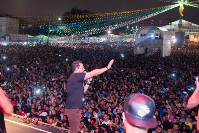 Diante de mais de 50 mil pessoas, Aviões faz show histórico em Euclides da Cunha