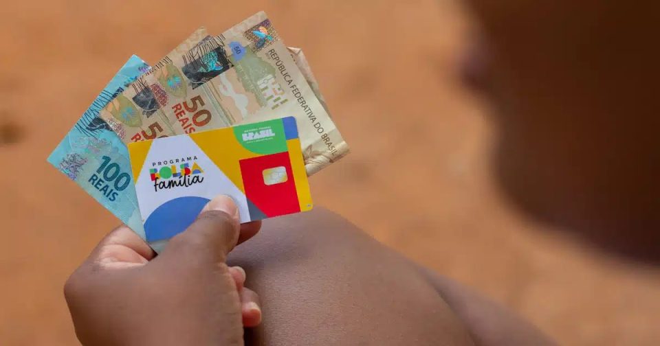 Beneficiários com NIS de final 2 recebem Bolsa Família e Auxílio Gás hoje; confira os valores