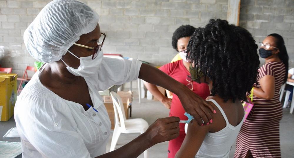 Feira supera a marca de mil crianças vacinadas contra a dengue