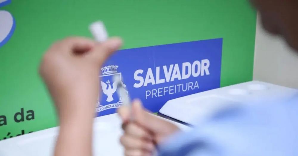 Cerca de 1,2 mil crianças já foram imunizadas contra dengue em Salvador, diz SMS