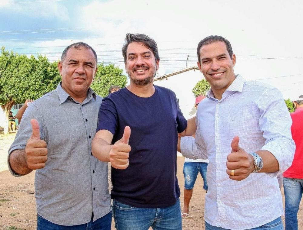 Prefeito Jilson Cardoso conclui etapa de ordem de serviço para dá inicio ao calçamento na 150