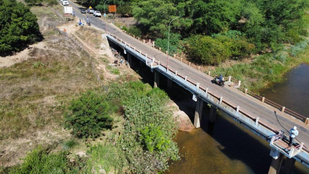 Governo da Bahia abriu licitações para obras em 19 cidades