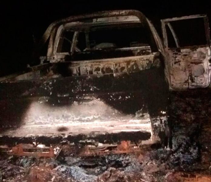 Motorista é espancado até a morte e tem carro incendiado após atropelar e matar três pessoas no interior da Bahia