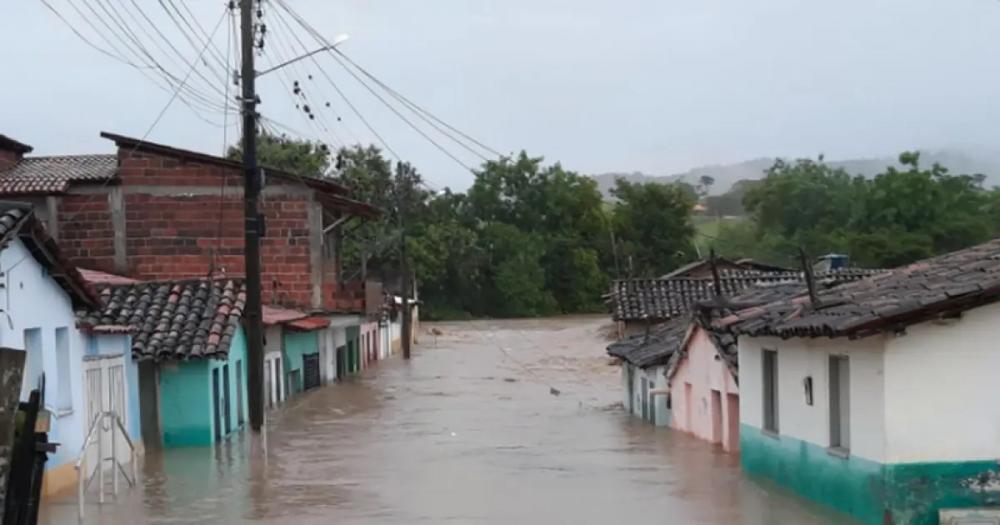 Chuvas na Bahia: 47 municípios estão com decreto de emergência; 5800 pessoas foram afetadas no Estado somente em abril
