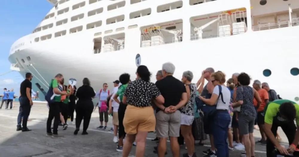 Bahia registra maior movimento de passageiros da história na temporada de cruzeiros de 2023/2024