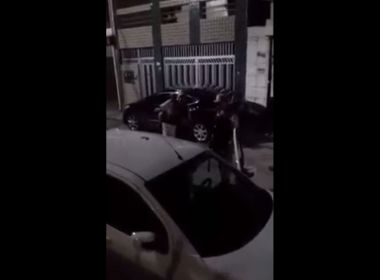 Vídeo mostra agressão de PM durante abordagem na Bahia; policiais foram afastados