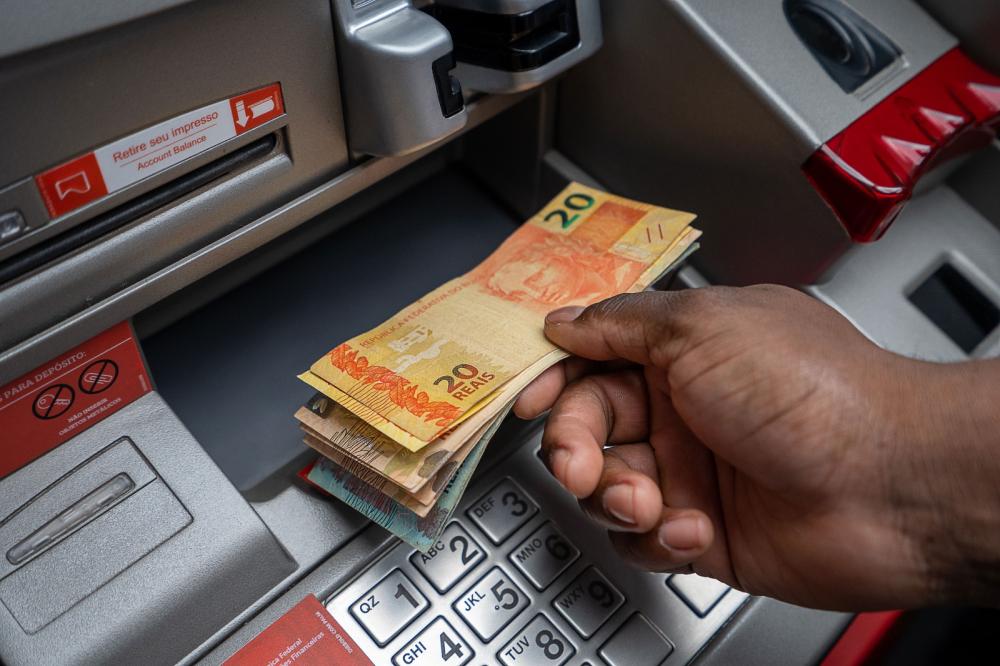 Décimo terceiro do INSS pode ser sacado nos caixas eletrônicos do Banco24Horas