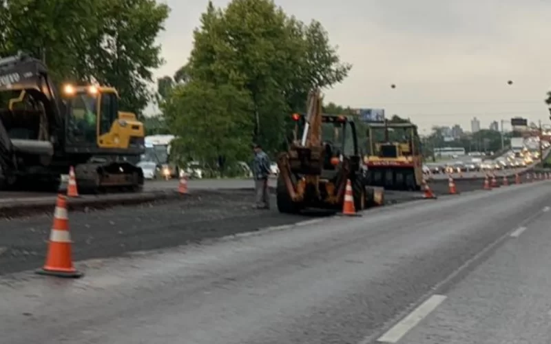 BR-116: Rodovia tem bloqueio total pelo segundo dia consecutivo; veja como está o trânsito na região