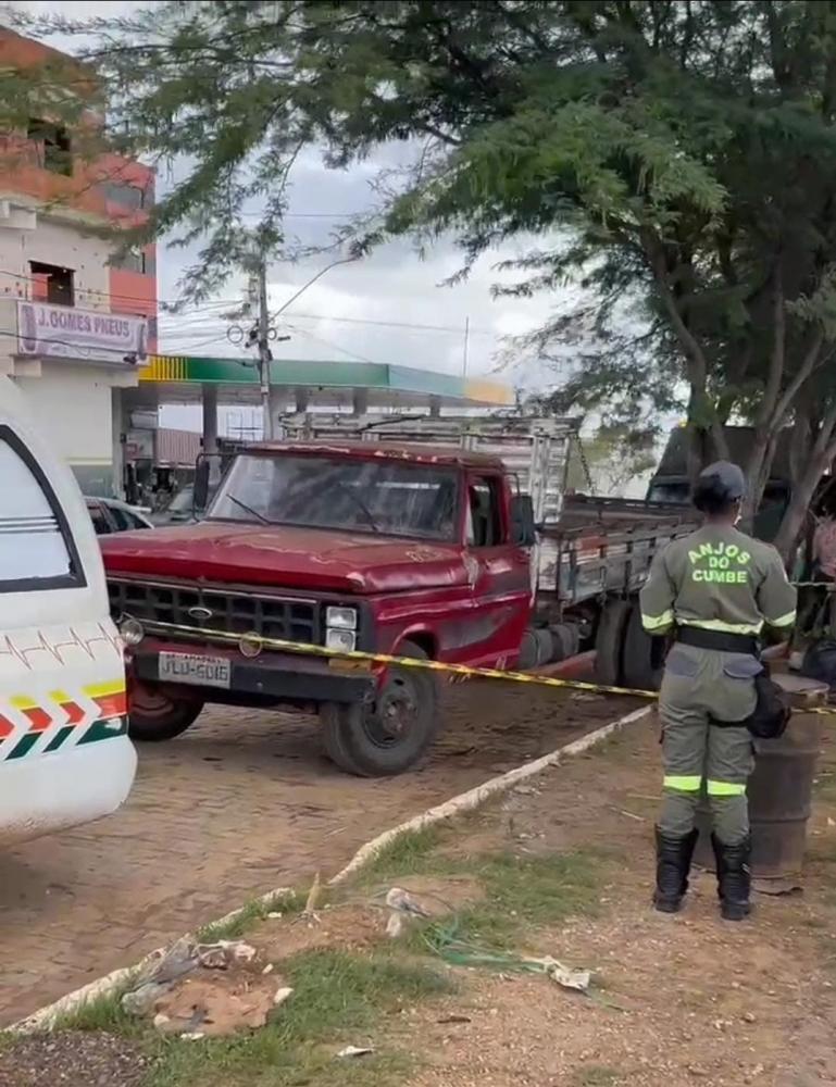 Homem é encontrado sem vida dentro de veículo parado nas margens da BR-116, em Euclides da Cunha