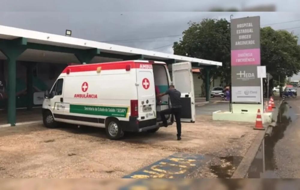 Raio atinge residência durante velório e deixa 15 pessoas feridas