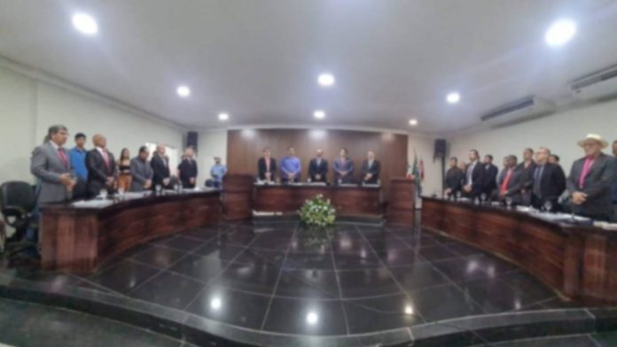 Mais uma Câmara Municipal abriu concurso público na Bahia com vagas de níveis fundamental e médio