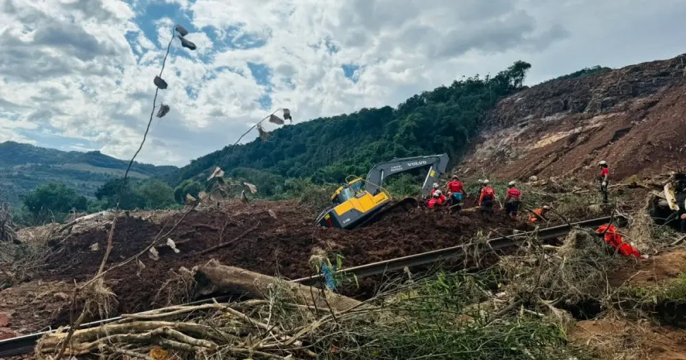 Bombeiros baianos seguem realizando buscas a desaparecidos no Rio Grande do Sul