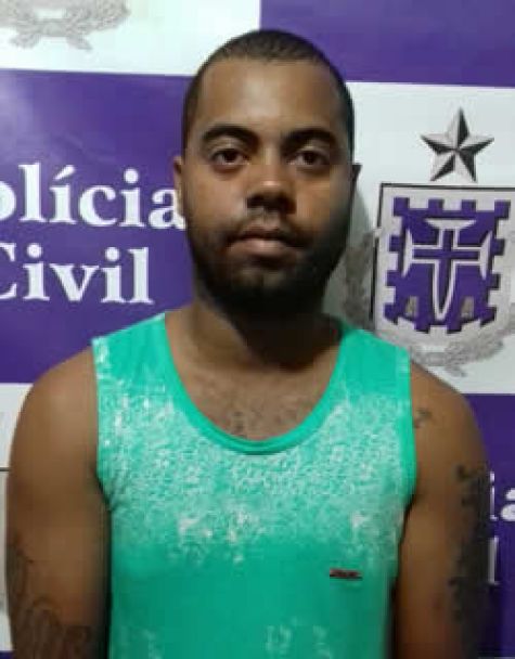 CANUDOS: Perseguição termina em colisão e prisão de assaltante, que roubaram loja de celulares Smart Cell (Matéria Completa)