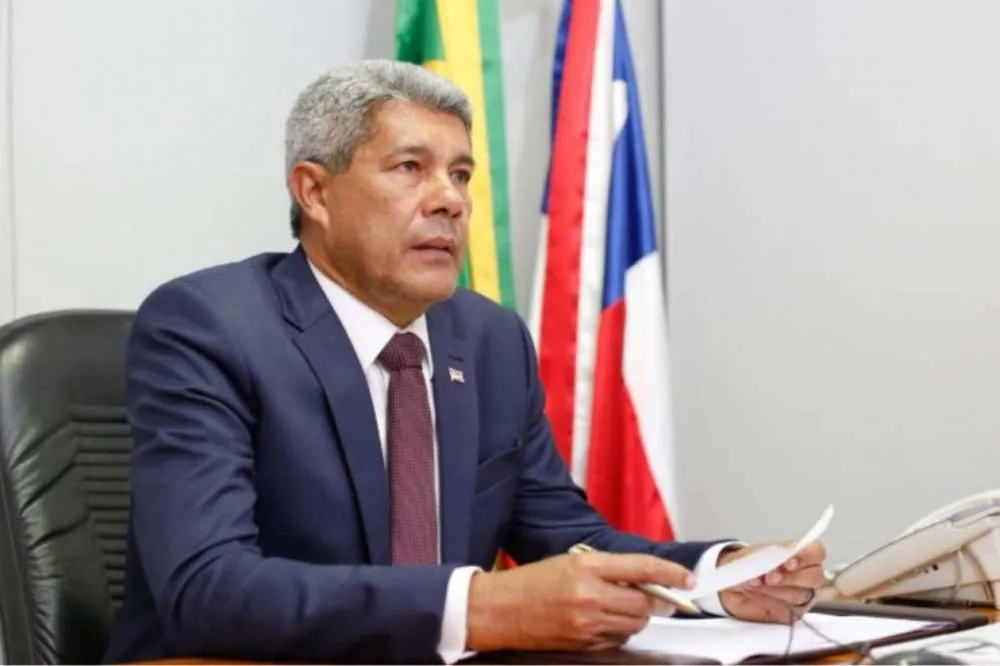 Jerônimo sanciona lei que regulamenta gratuidade na emissão de RG para baianos