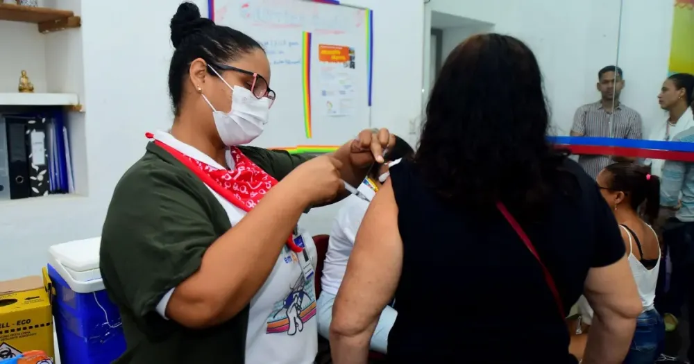 Bahia recebeu novo imunizante contra Covid-19; nova remessa é da vacina XBB