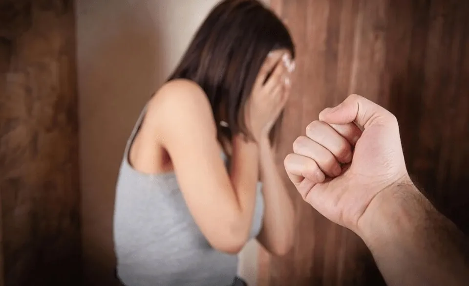 Homem embriagado é preso após agredir esposa e filha em Paulo Afonso