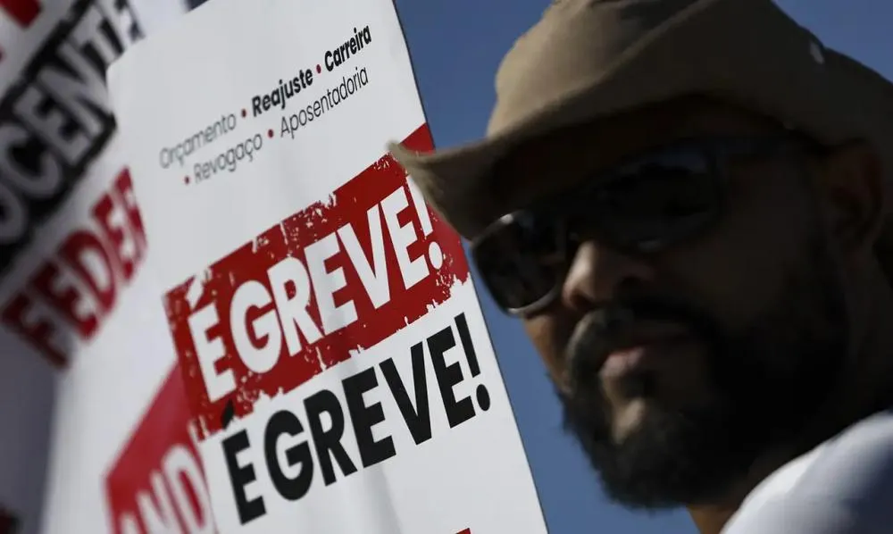 Acordo com governo encerra greve dos professores universitários