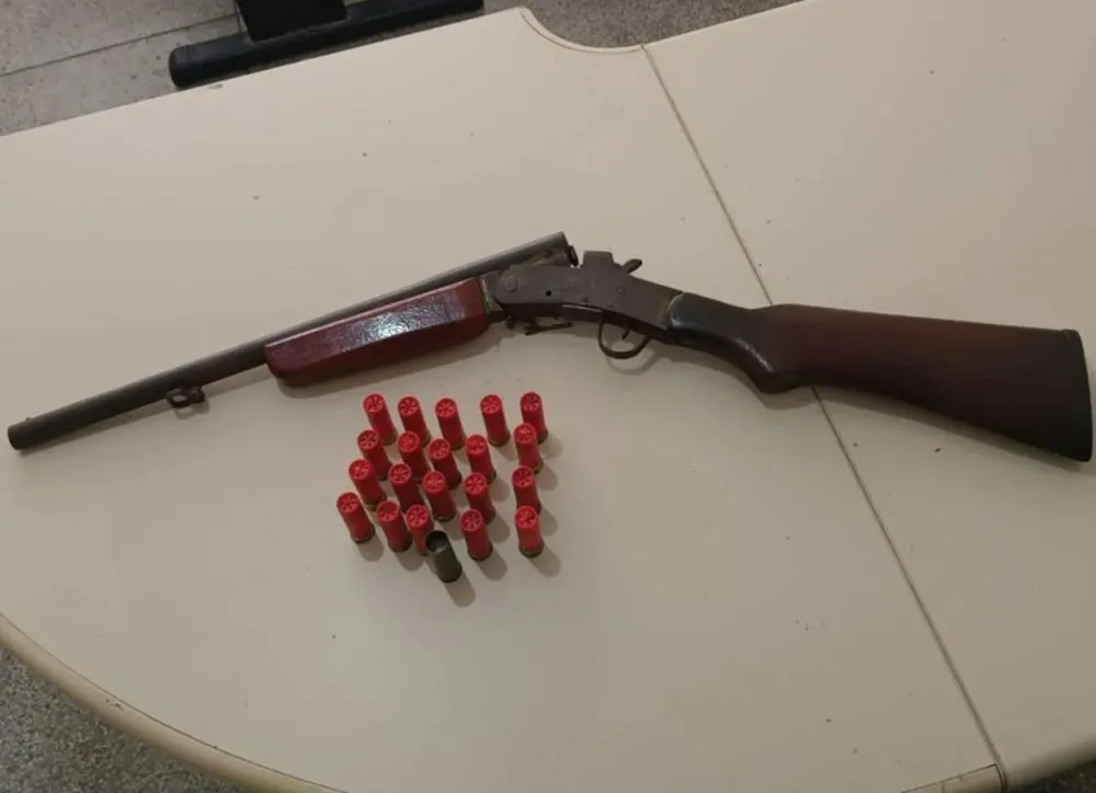 Polícia Militar prende homem por posse ilegal de espingarda em Paulo Afonso