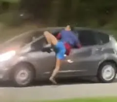 Homem que disse ter dirigido carro com assaltante pendurado admite que mentiu