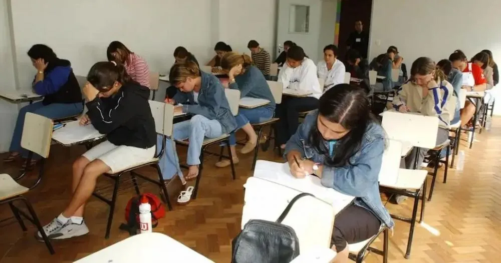 Ampliação do Pé-de-meia contempla famílias do CadÚnico e estudantes do EJA