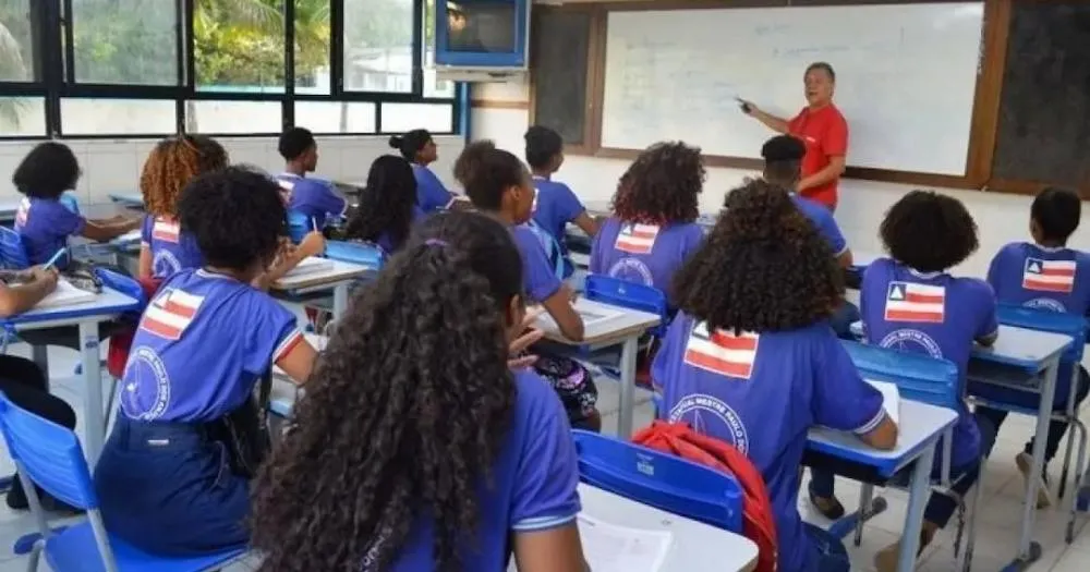 Lei de Cotas estimulou migração para escolas públicas no ensino médio, aponta estudo