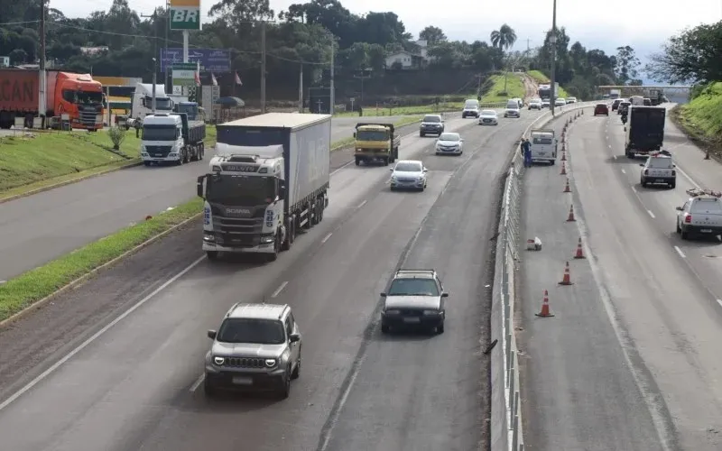 BR-: Uso da terceira faixa já está liberado no trecho de Novo Hamburgo?